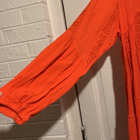 Adiva Orange Lace Keyhole Back Peasant Top - Picture 4 of 9